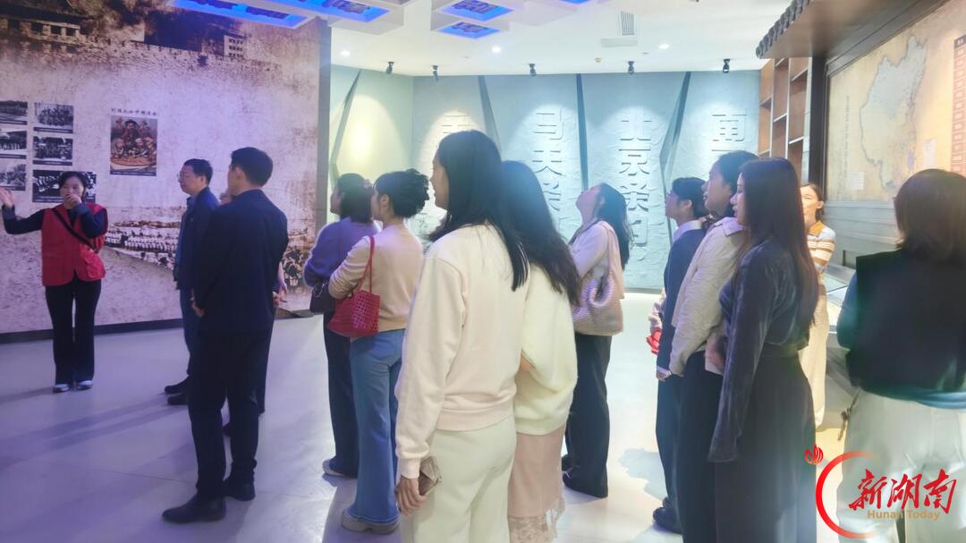 保险职业学院纪委办党支部和康养护理学院师生党支部联合开展主题党日活动