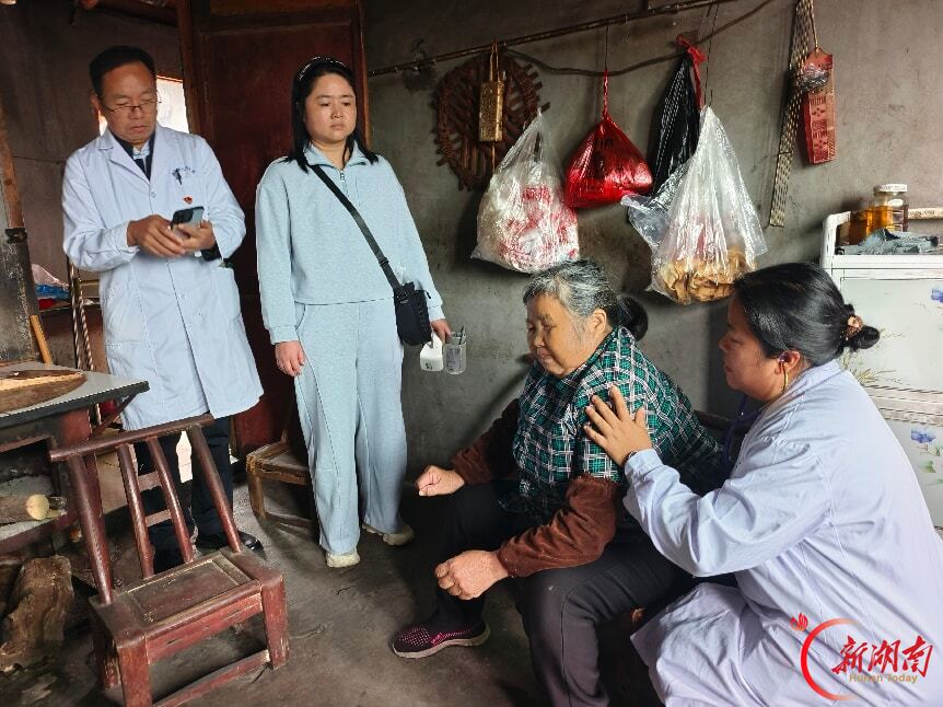 义诊进家门,守护群众健康