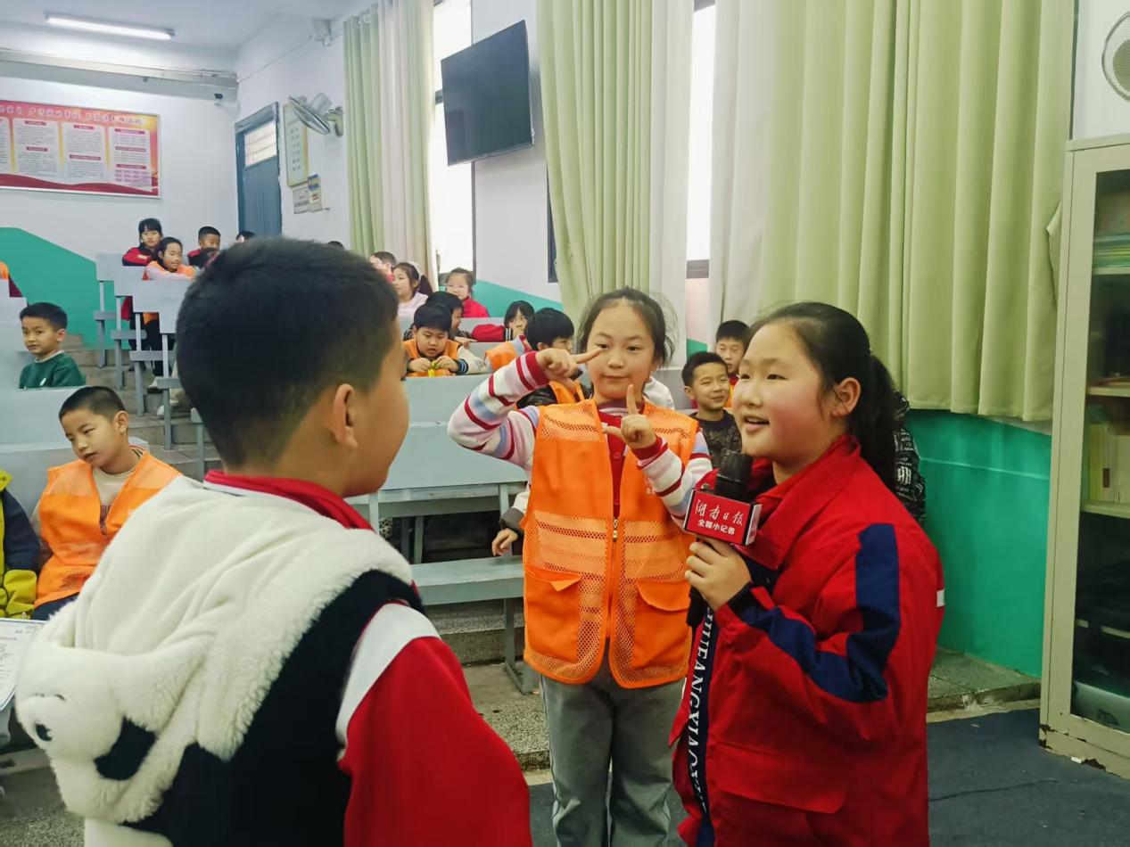 慧眼识微,笔写万象——株洲市九方小学湖南日报全媒小记者年度掠影