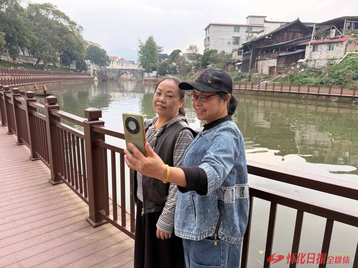 靖州:老河畔成了居民“家门口的会客厅”