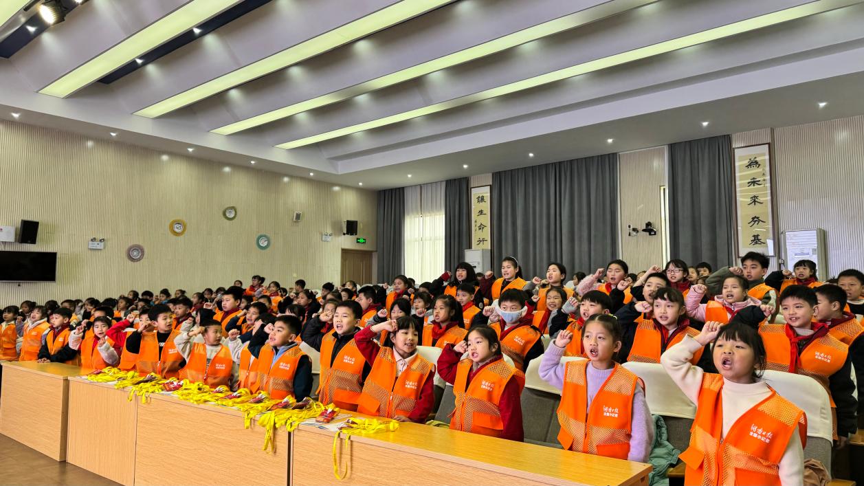 将广阔天地,装进少年笔端——株洲市二中枫溪学校小学部湖南日报全媒小记者的年度印记