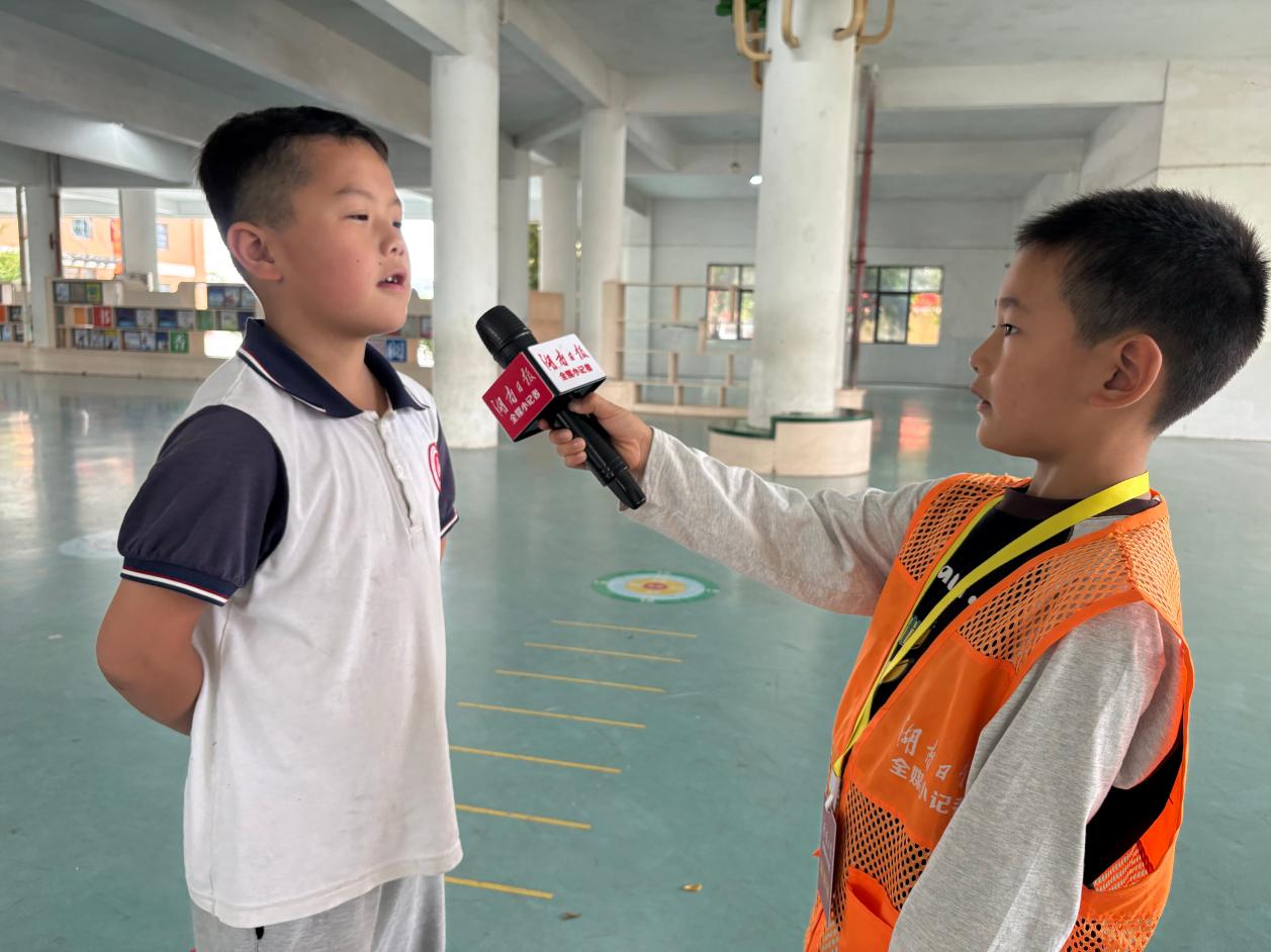 将广阔天地,装进少年笔端——株洲市二中枫溪学校小学部湖南日报全媒小记者的年度印记