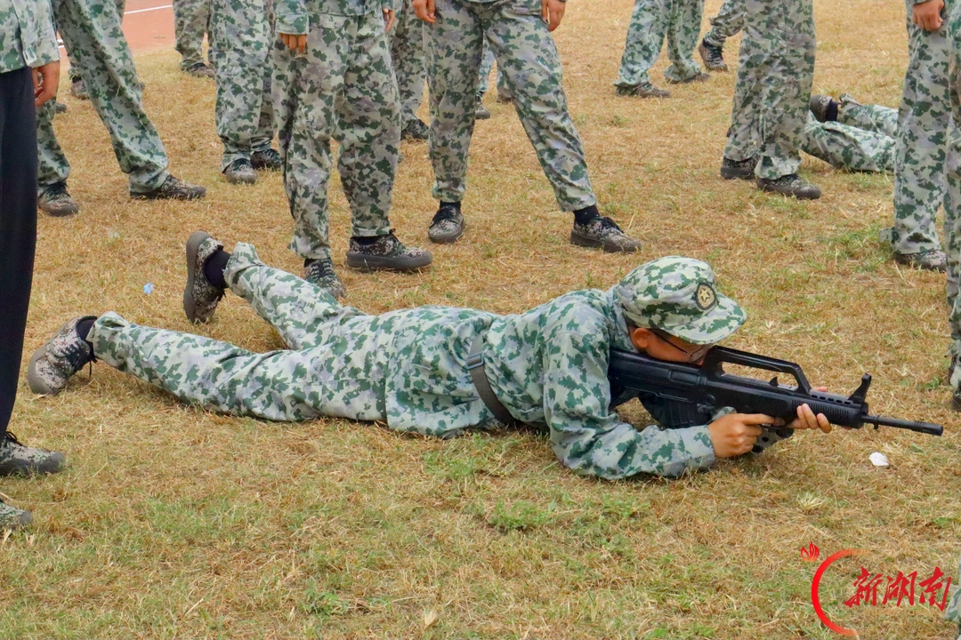 青春正步走丨迷彩循光，回望一场青春正步
