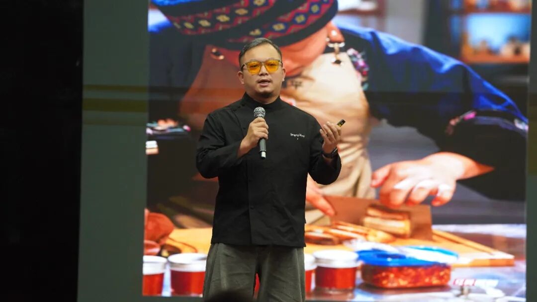 青春同台话担当张家界“用青春铺路 让理想闪光”分享交流活动温情开讲