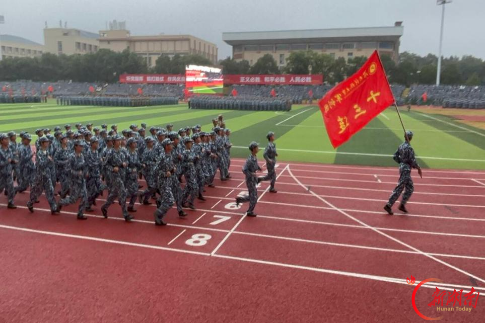 青春正步走丨队列铿锵展风采 青春昂扬正当时