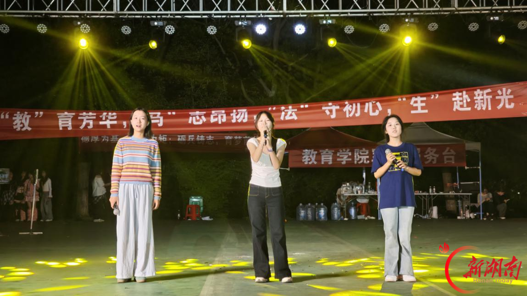 青春正步走丨月饼寄情暖军训,文艺放歌启新航