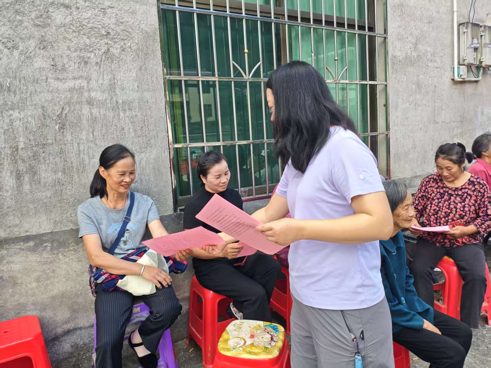 城步:苗寨小院赶“集市” 微心愿落地暖乡亲