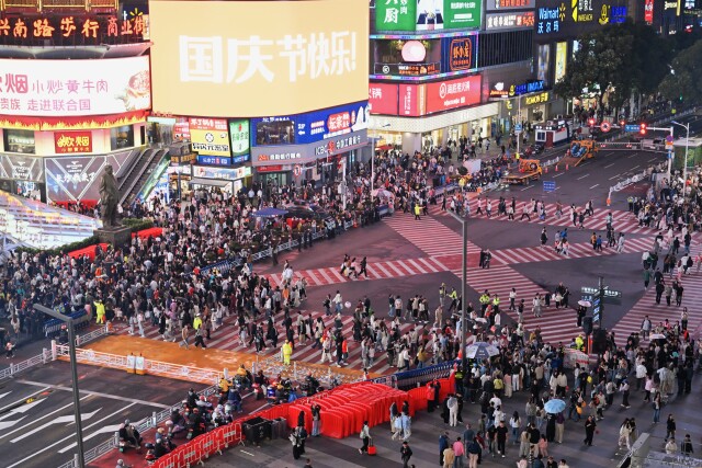 经济视野|开了20年的新世界百货要走了，长沙五一商圈需要下一个“新世界”吗？