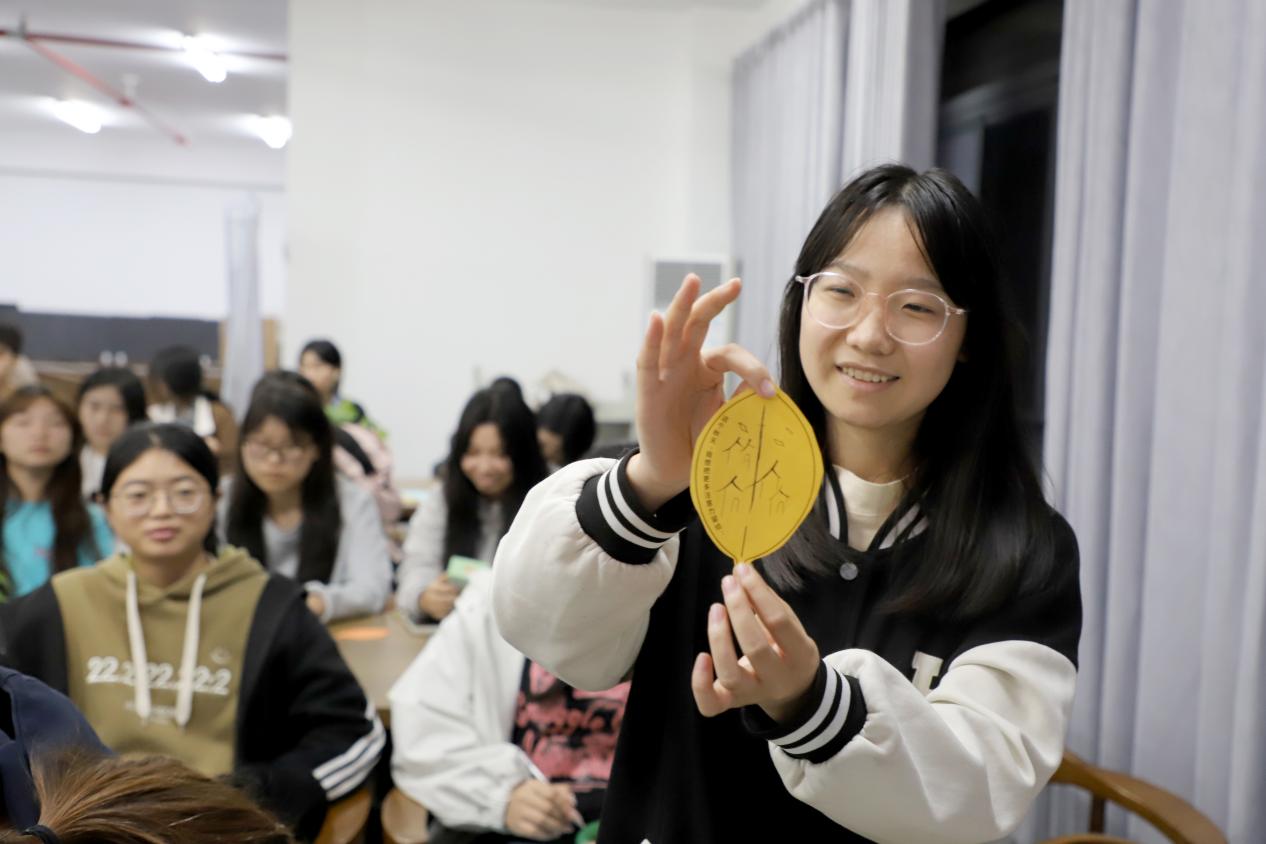 在共读中把注意力还给生活——湖南工艺美术职业大学开展湖南日报朗读者主题活动