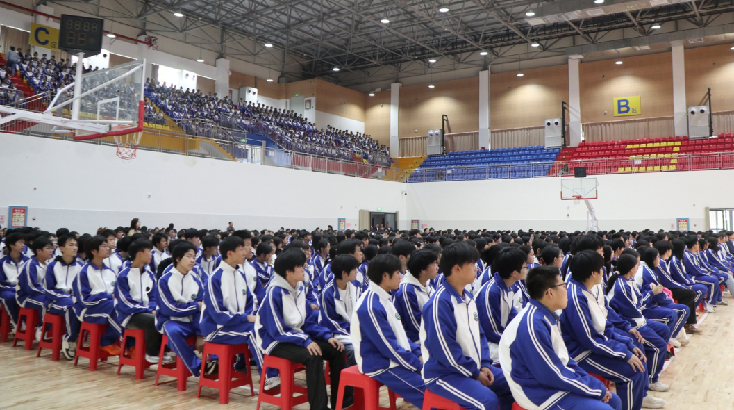 2026年湖南省“湘约·追光”国家奖学金优秀事迹巡回报告会走进桃江县职业中专