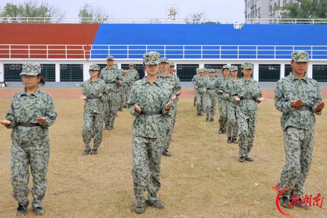 青春正步走丨蝉声里,重遇那年迷彩的自己