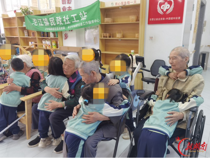 江华瑶族自治县:五社联动聚合力 敬老服务润民心