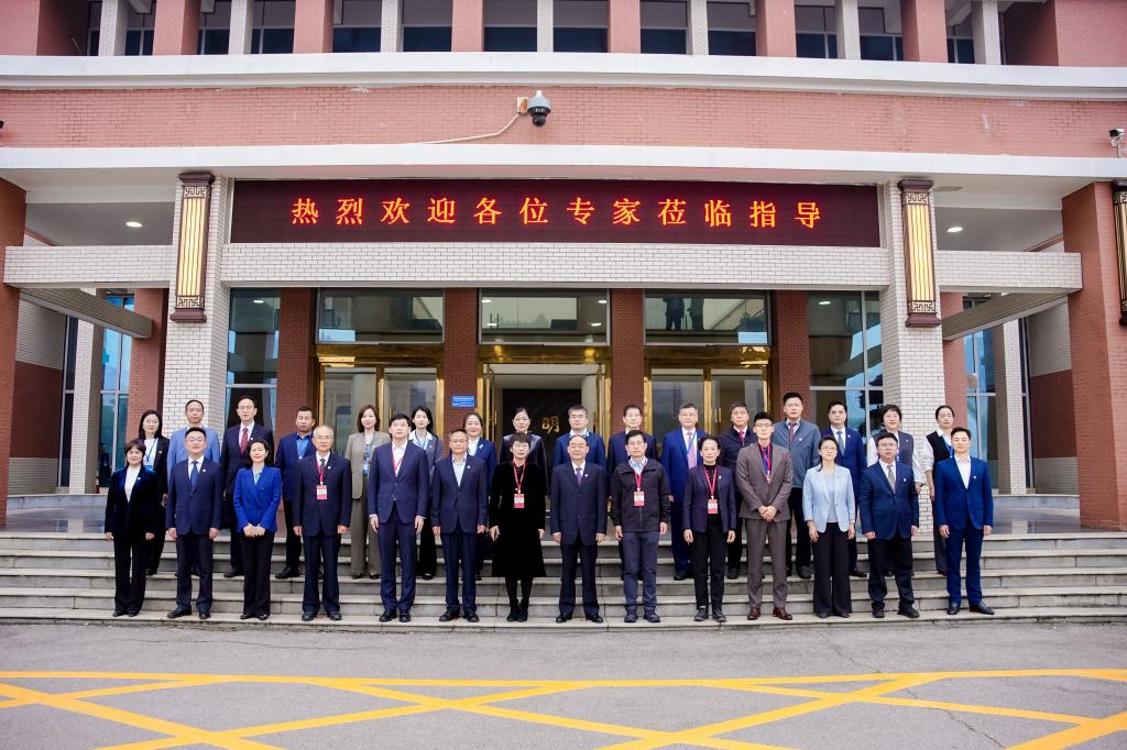 湖南中医药大学接受教育部口腔医学专业认证专家组现场考察