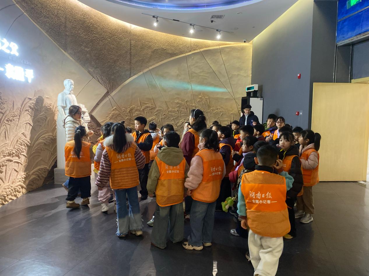 将广阔天地,装进少年笔端——株洲市二中枫溪学校小学部湖南日报全媒小记者的年度印记