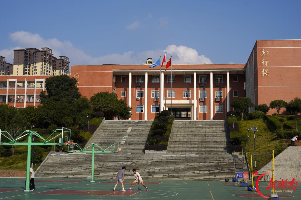 背靠乡土育桃李 面向星辰启未来 邵阳县石齐学校二十一年深耕,办家乡人民满意的学校