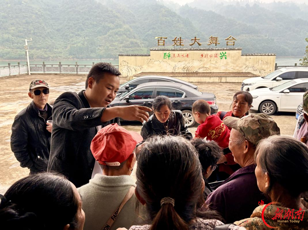 沅陵深溪口：服务“搬”到家门口  幸福落在心坎上