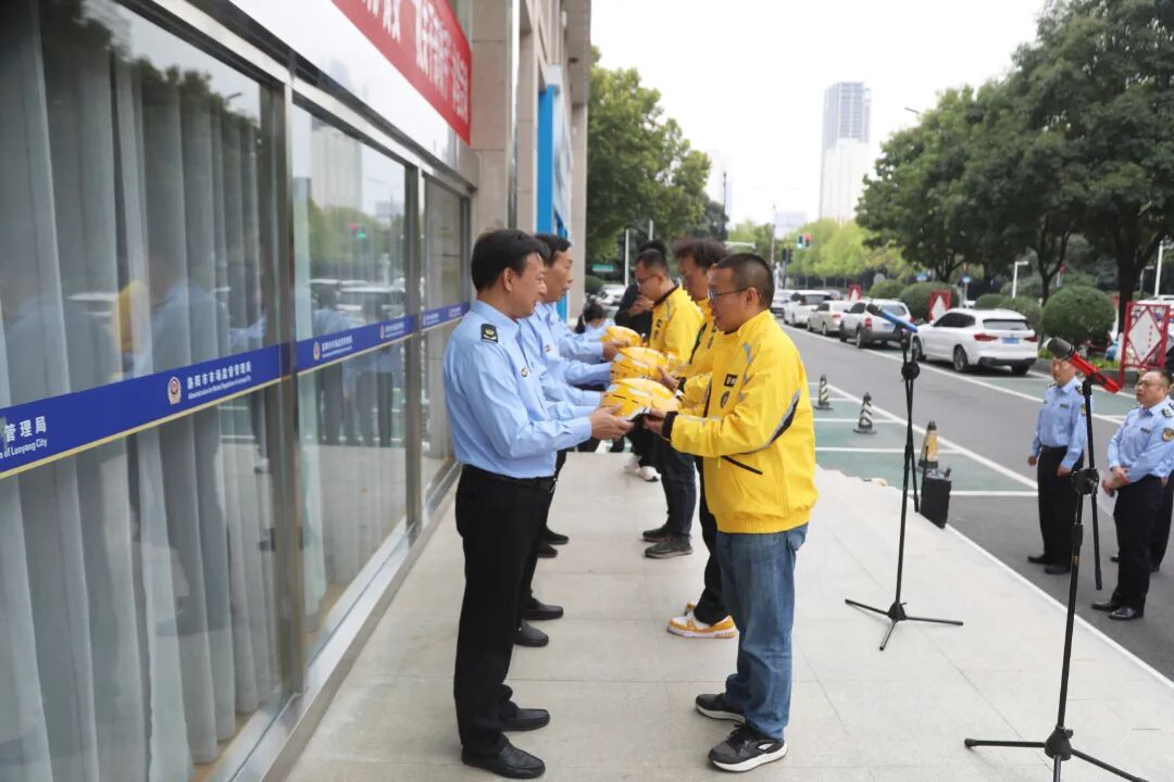 机关干部“卧底”送外卖,为啥?