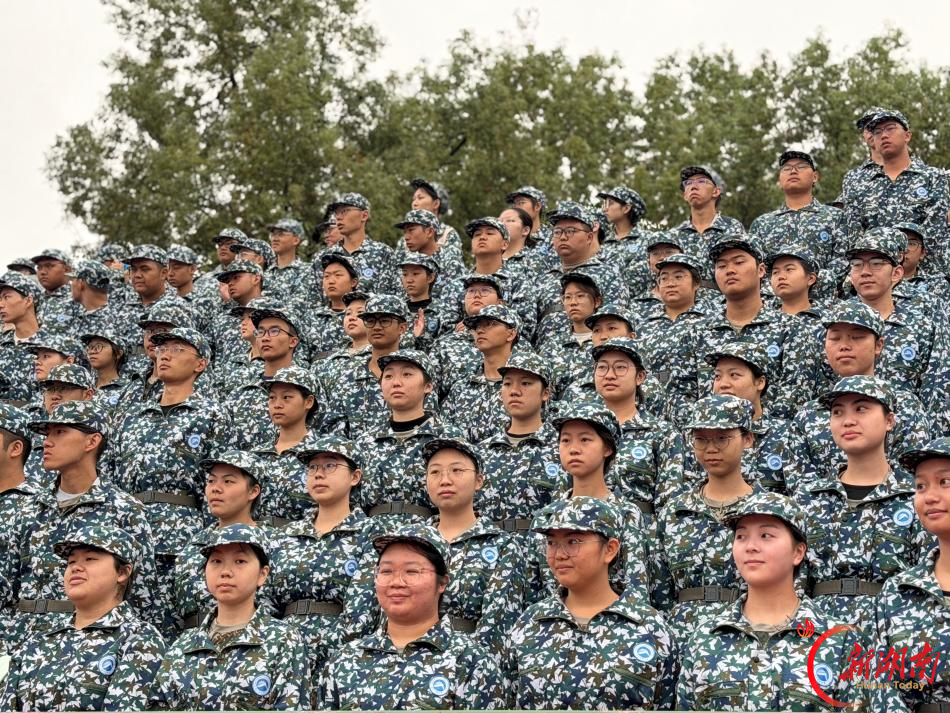 青春正步走丨队列铿锵展风采 青春昂扬正当时