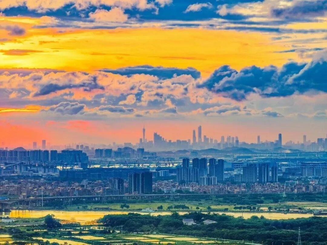香港现日落奇观🤩网友:果然大湾区是一家