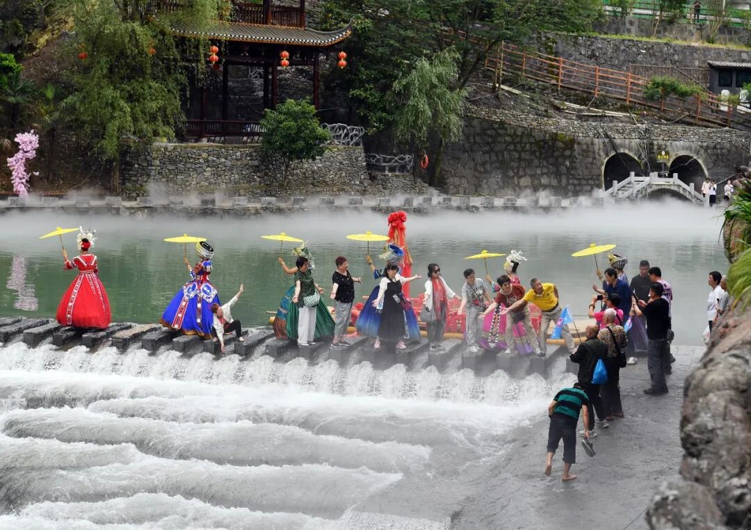 神秘湘西站上入境“奔县游”潮头