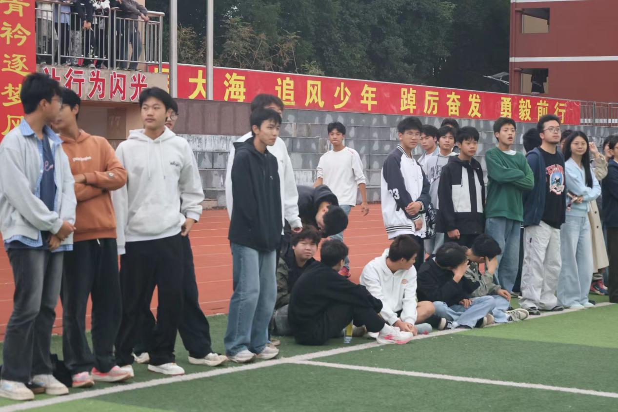 隆回九中:校园足球联赛“燃动”课余时光
