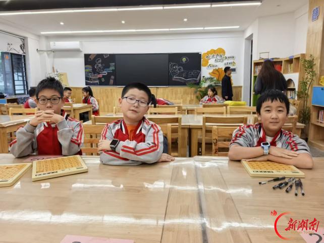 岳阳市东城小学学子在岳阳市第27届模型比赛中展风采