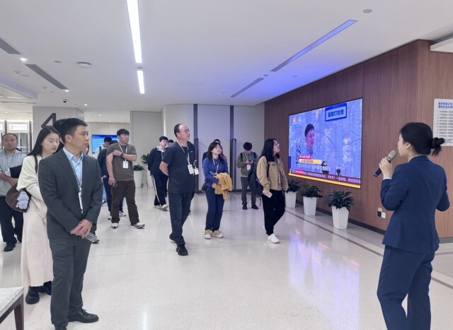 侃财邦|昨天“交卷”,今天见面,爱尔靠什么稳住股东心?