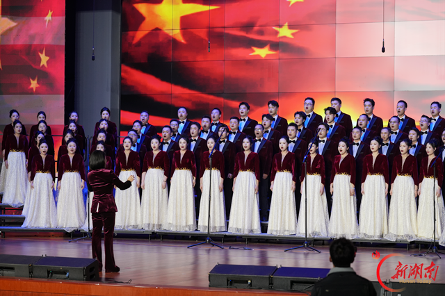 唱响长征组歌 赓续红色血脉 洪江市举办纪念中国工农红军长征胜利90周年合唱比赛