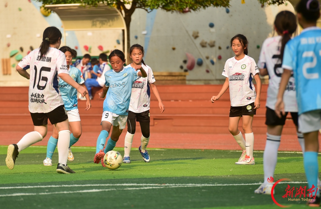 绿茵逐梦!2026湘江新区中小学生“三大球”联赛足球决赛火热启幕
