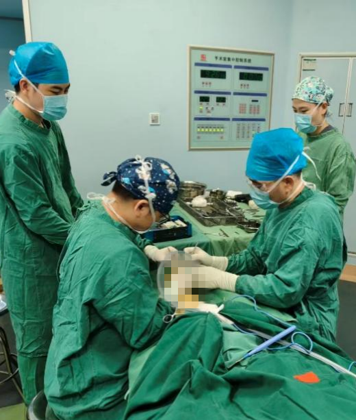 小切口“掰正”大脚骨!湘南学院附属医院成功完成重度踇外翻微创矫正