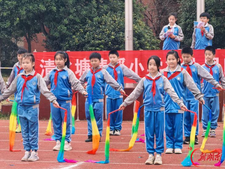 长沙市开福区清水塘清溪小学2026年秋季运动会开幕,拼搏精神点亮金秋