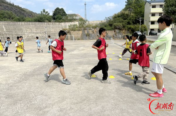 共青团双牌县委:汇聚青年志愿力量 推动乡村校园足球公益支教