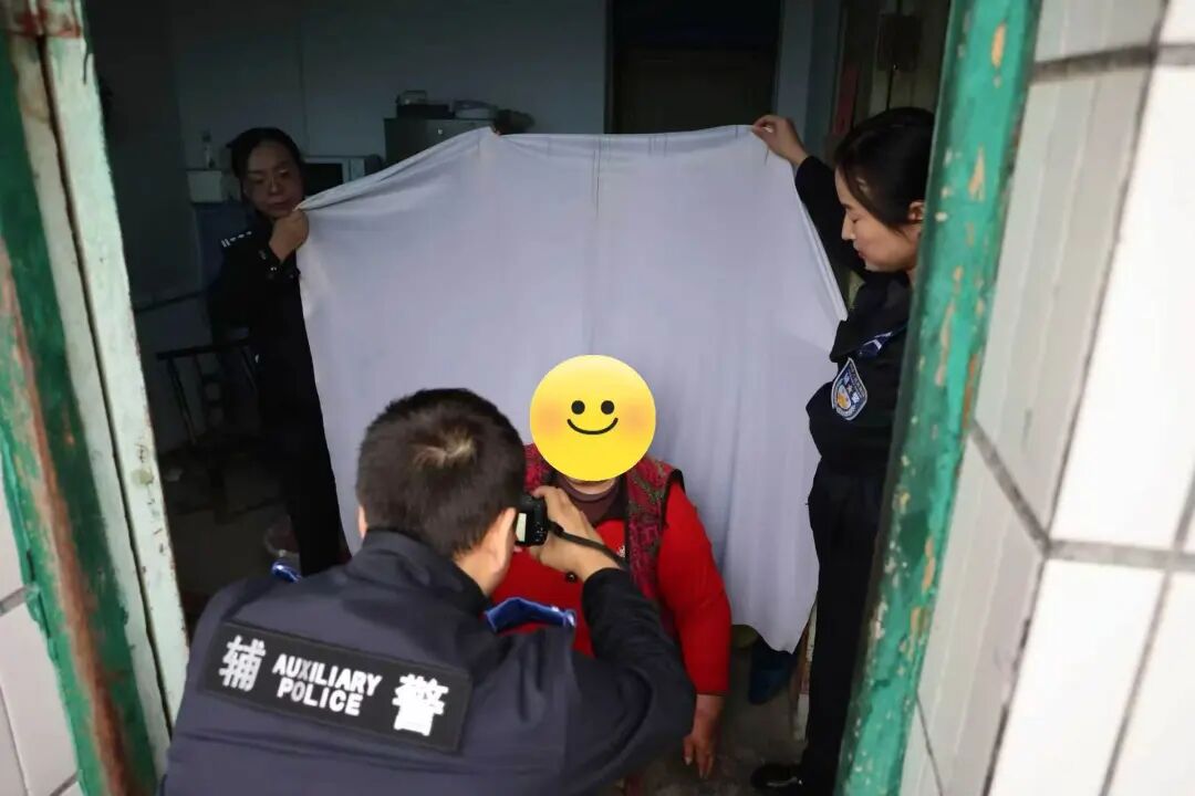永定公安:“窗口”搬到家门口, 便民服务“零距离”
