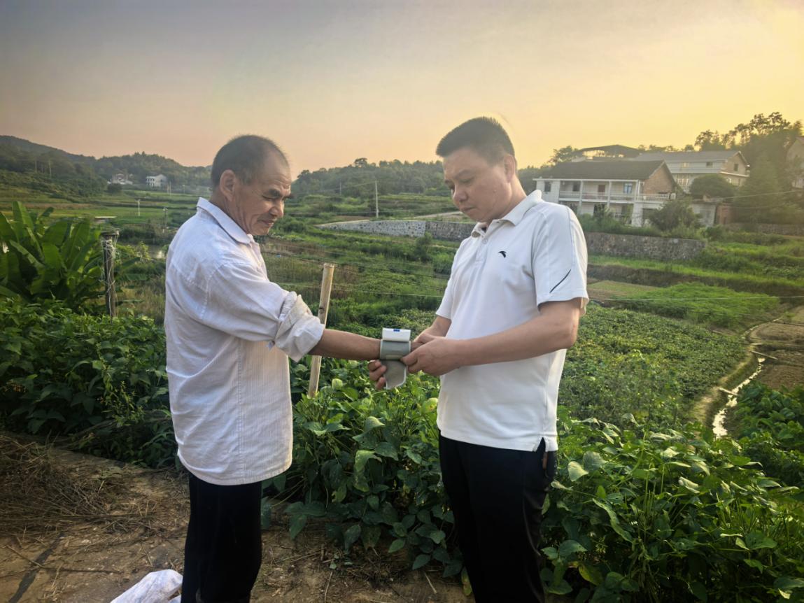 赋能乡村振兴！湖南移动娄底双峰分公司暖心服务直达田埂