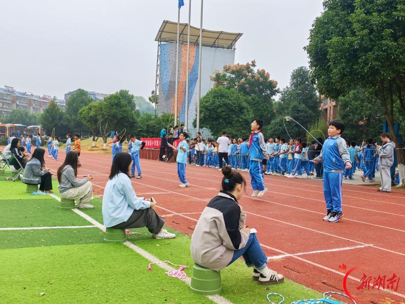 长沙市开福区清水塘清溪小学2026年秋季运动会开幕,拼搏精神点亮金秋