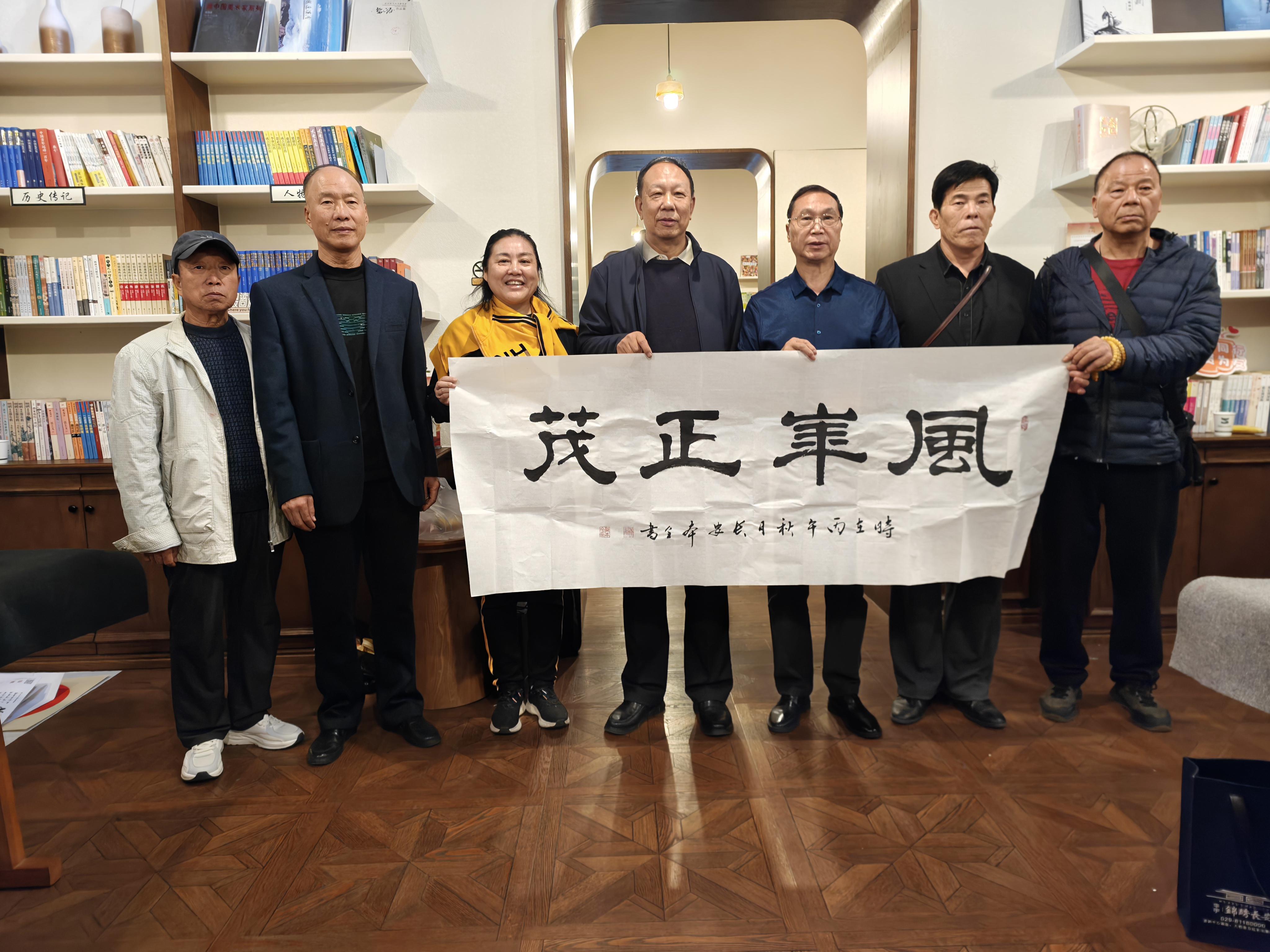 翰墨致敬劳模 匠心点亮初心——书画名家临潼与劳模共颂风华