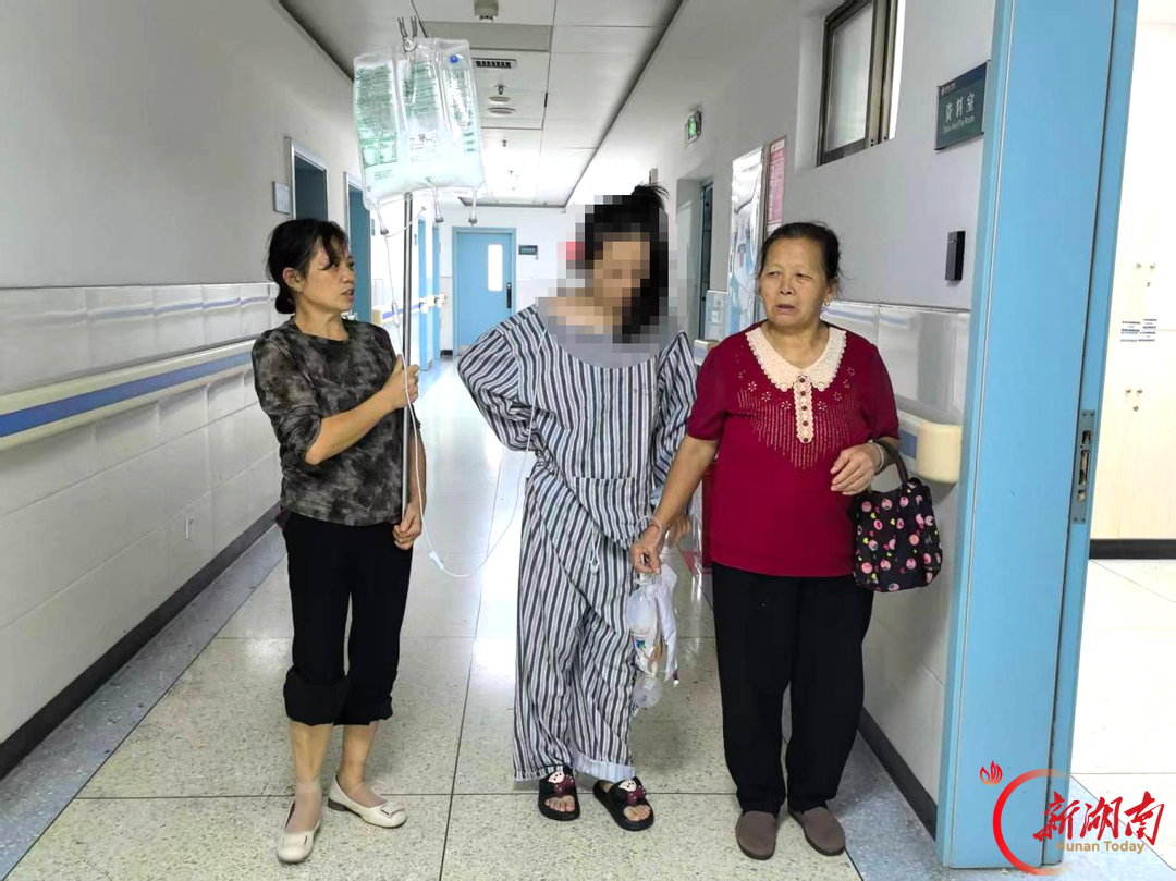 27厘米！25岁女孩肚里掏出“小西瓜”，肝胆外科二区微创拆除巨脾