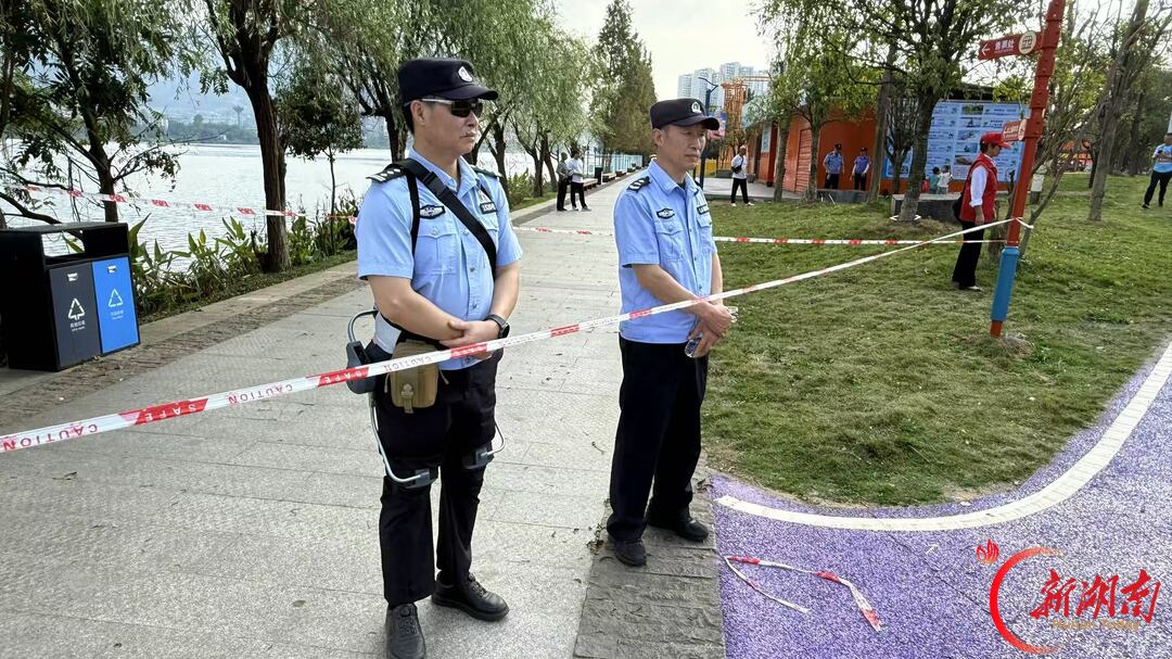 郴州走娃丨5公里走娃赛道,一抹“公安蓝”全程在线