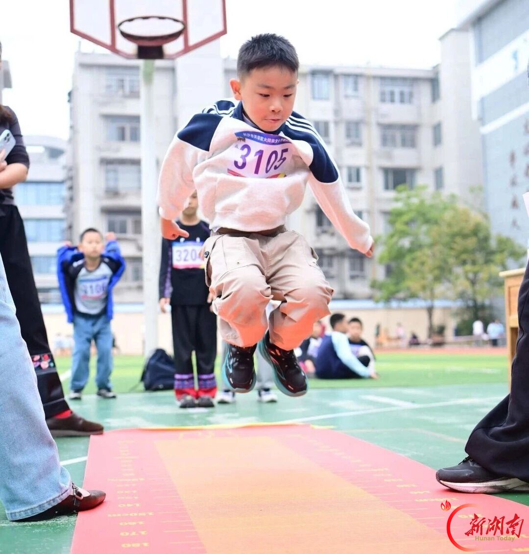 民族团结“搬”进赛场 家校同心“跑”出精彩——大同崇文小学南校区第三届校园体育节暨田径运动会举行