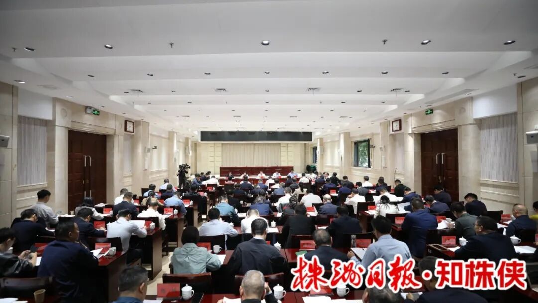 王建球:大抓落实、奋勇争先,努力完成全年目标任务