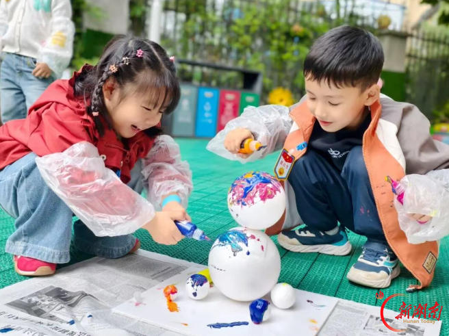  芙蓉区教育局八一路幼儿园开展艺术月活动