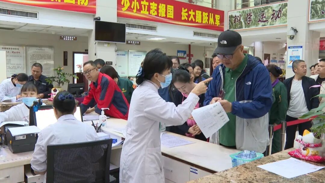 湘潭6500多名“三车”司机收到公益健康体检礼包