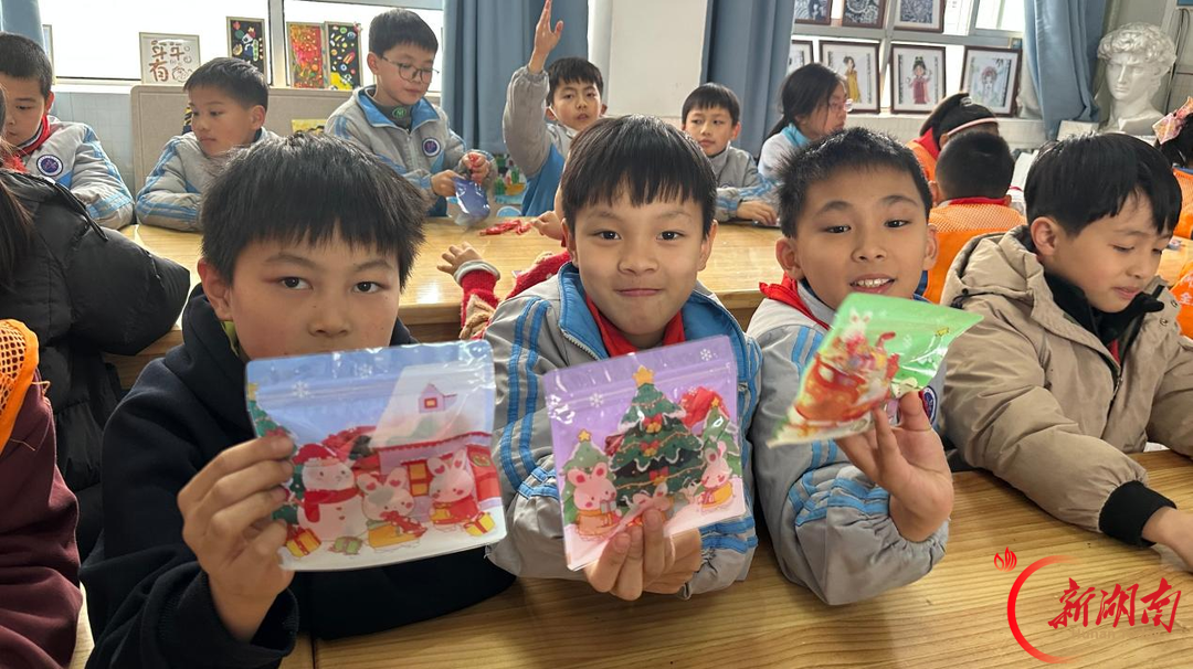 点亮成长航标,记录真实回声——株洲市芦淞区南方第三小学湖南日报全媒小记者这一年