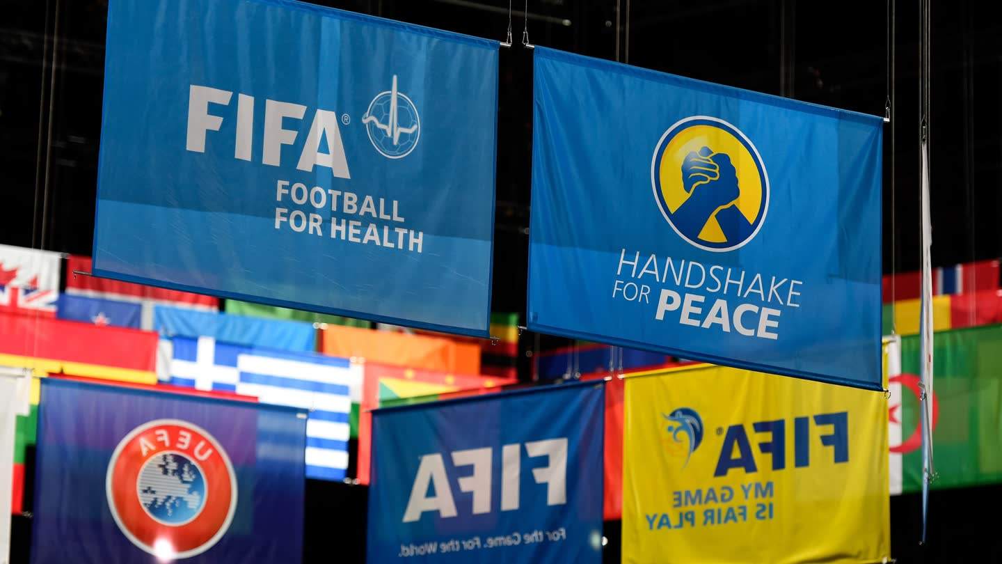 FIFA祭出疫情新政：球员降薪50％，合同延长，转会调整