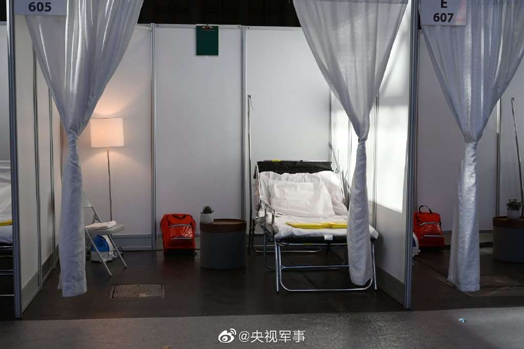 美国纽约建成第一个方舱医院