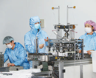 政策解难题 服务送温暖（统筹抓好改革发展稳定各项工作）