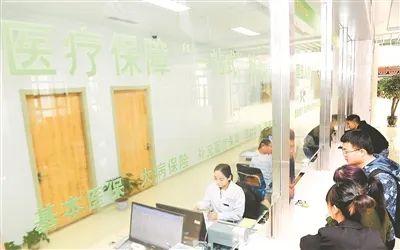 新冠肺炎患者人均医疗费用1.7万元背后：以人民为中心的医保制度