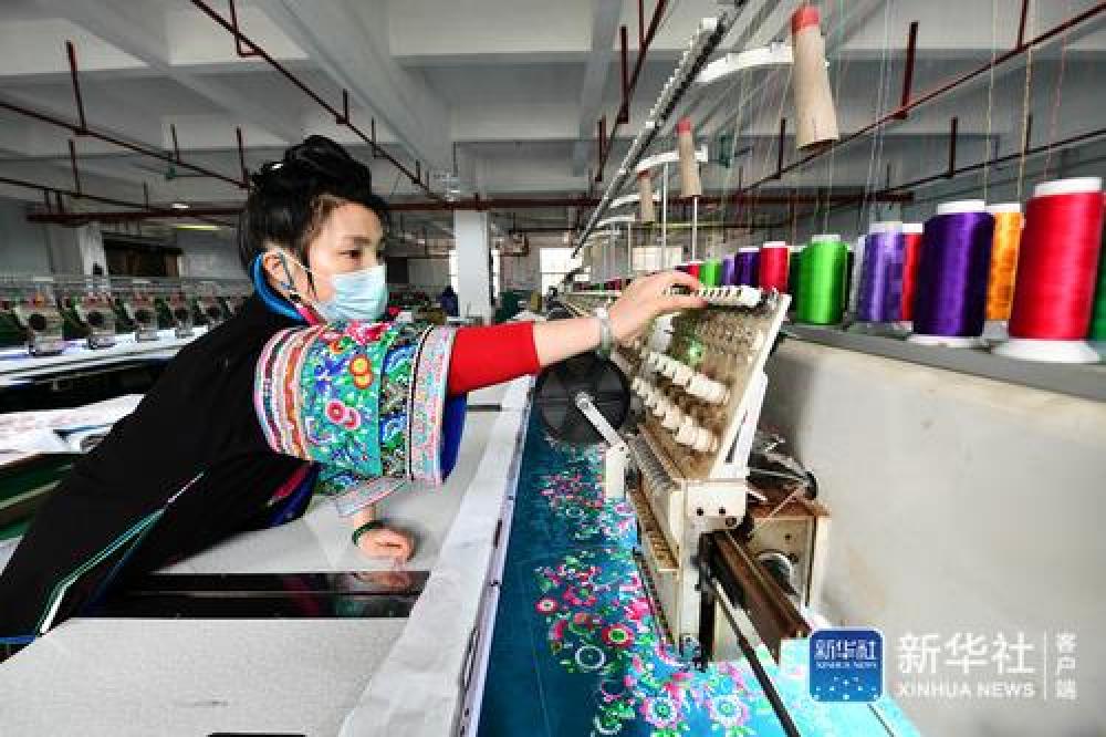 贵州从江：扶贫车间复工促就业