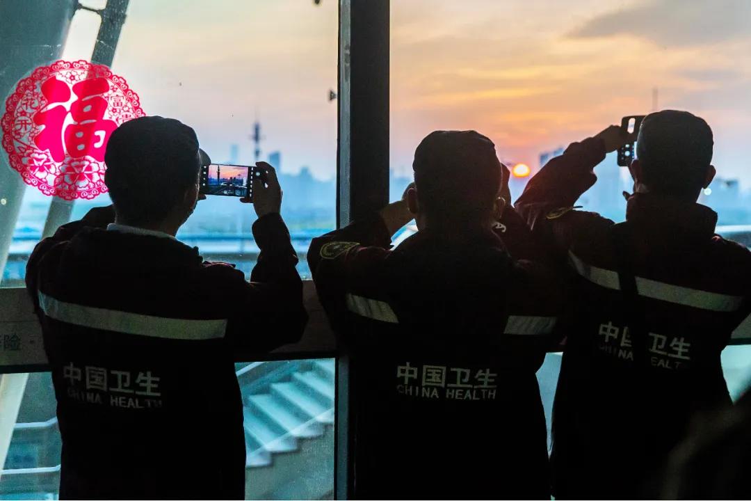 湘鄂相依 相亲相爱