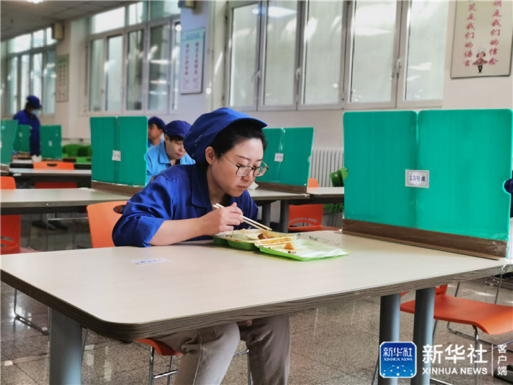 防疫不误“复工时”——天津万名驻企干部推动企业“复苏”记